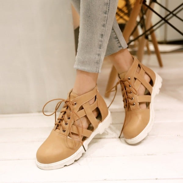 Γυναικεία ανοιχτά παπούτσια σε λευκό, καφέ και μαύρο χρώμα