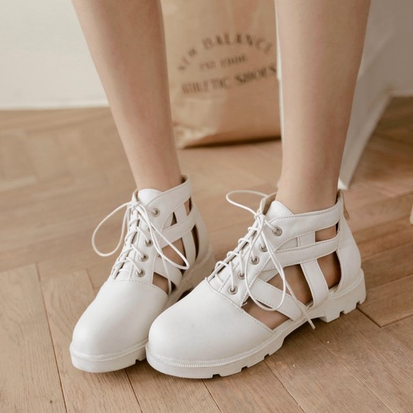 Γυναικεία ανοιχτά παπούτσια σε λευκό, καφέ και μαύρο χρώμα