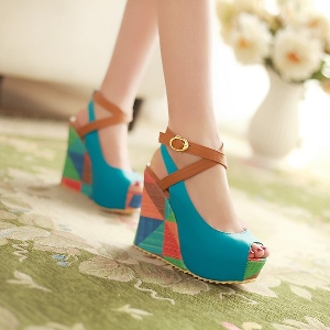 Дамски сандали на платформа в свежи пролетни цветове