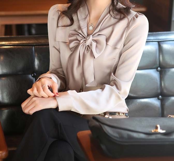 Елегантна дамска блуза 