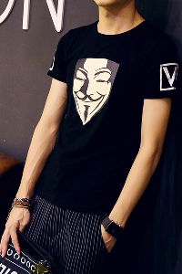 Мъжка тениска с къс ръкав с изображение на маската от филма \'В като вендета\'