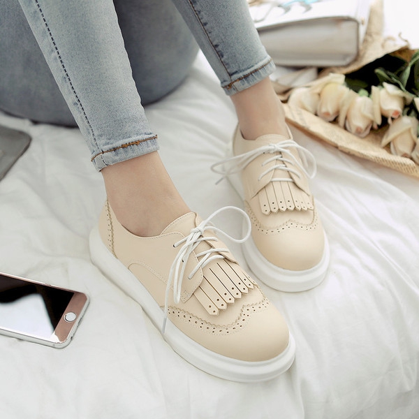 Γυναικεία καθημερινά ρετρό παπούτσια σε μπεζ, ροζ, μπλε και άσπρο χρώμα