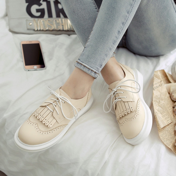 Γυναικεία καθημερινά ρετρό παπούτσια σε μπεζ, ροζ, μπλε και άσπρο χρώμα