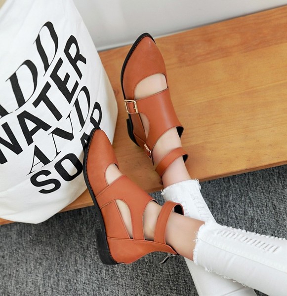 Γυναικεία παπούτσια σε μαύρο, κόκκινο και καφέ χρώμα