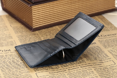 Πορτοφόλι των ανδρών σε μαύρο και καφέ - 2 μοντέλα.