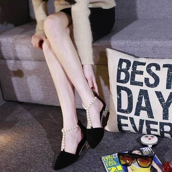 ΓΥΝΑΙΚΕΙΑ ΠΑΠΟΥΤΣΙΑ