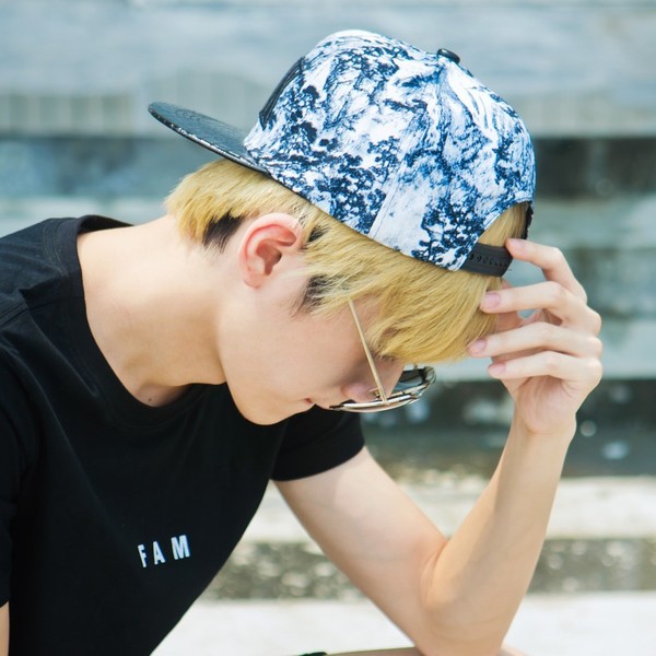 Αντρικά καπέλα με γείσο στιλ αστικών-