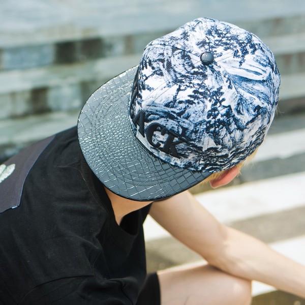 Αντρικά καπέλα με γείσο στιλ αστικών-