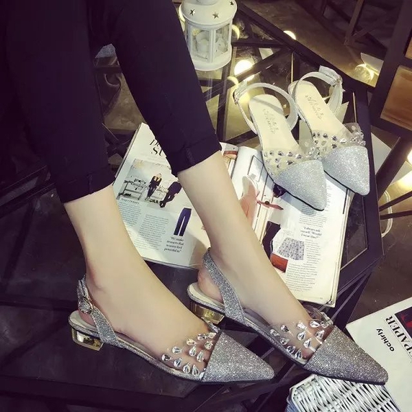 Дамски пролетни блестящи обувки със заострена предна част