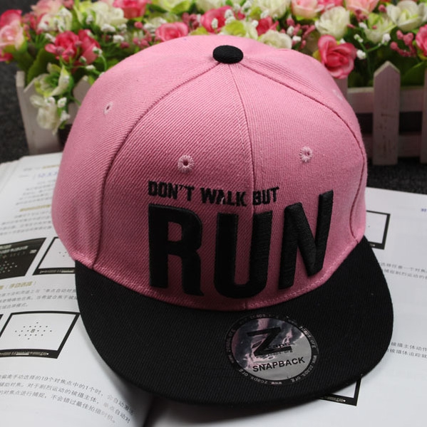 Καπέλα για τα παιδιά και τους ενήλικες - 4 μοντέλο αστικό ύφος