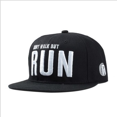 Καπέλα για τα παιδιά και τους ενήλικες - 4 μοντέλο αστικό ύφος