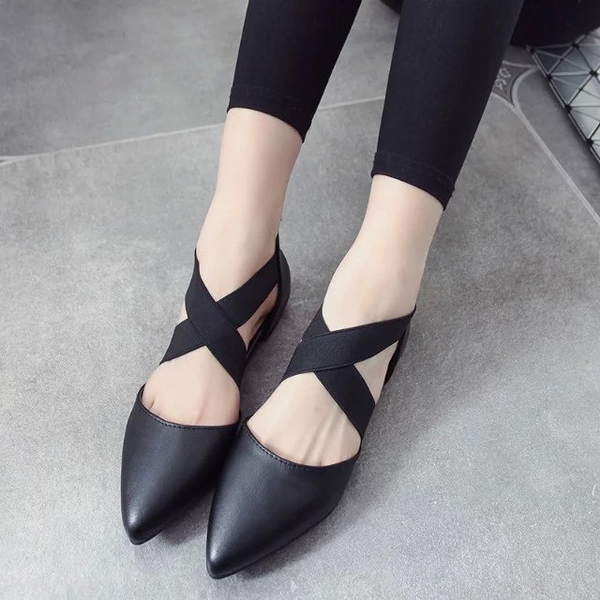 Γυναικεία χαμηλά παπούτσια - δερμάτινα με ελαστική στερέωση