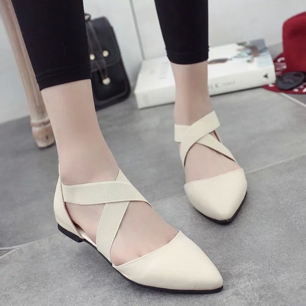 Γυναικεία χαμηλά παπούτσια - δερμάτινα με ελαστική στερέωση