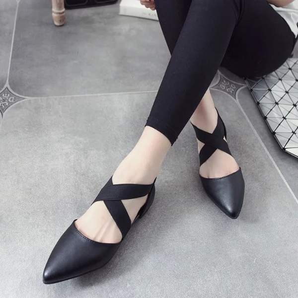 Γυναικεία χαμηλά παπούτσια - δερμάτινα με ελαστική στερέωση