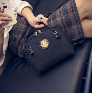 Дамски ретро чанти от изкуствена кожа и мека повърхност - четири цвята