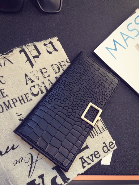 Γυναικείο πορτοφόλι από συνθετικό δέρμα σε γκρι, μαύρο, μπλε, ασημί, χρυσό, φούξια, ροζ και μοβ - 10 μοντέλα