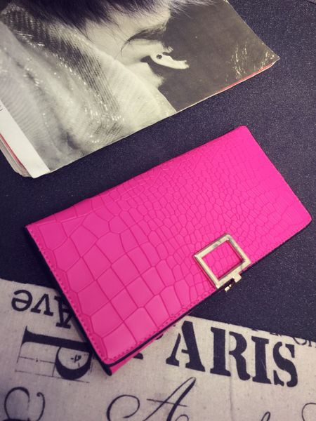 Γυναικείο πορτοφόλι από συνθετικό δέρμα σε γκρι, μαύρο, μπλε, ασημί, χρυσό, φούξια, ροζ και μοβ - 10 μοντέλα