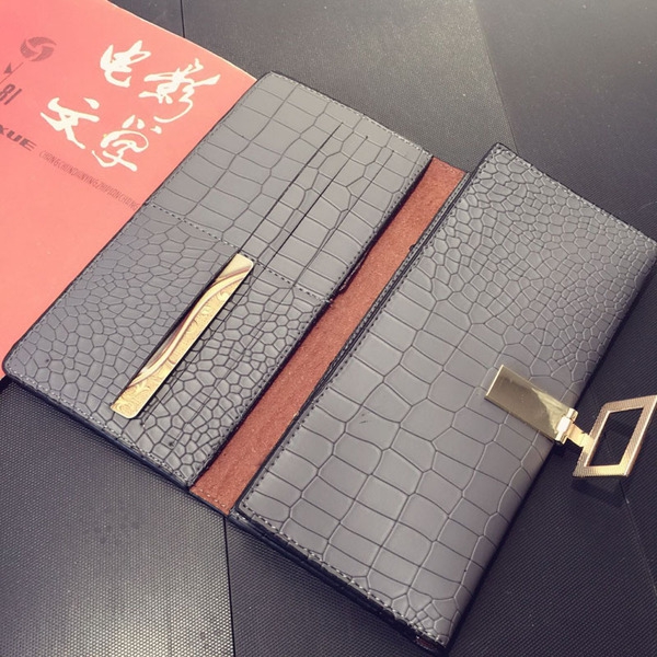 Γυναικείο πορτοφόλι από συνθετικό δέρμα σε γκρι, μαύρο, μπλε, ασημί, χρυσό, φούξια, ροζ και μοβ - 10 μοντέλα