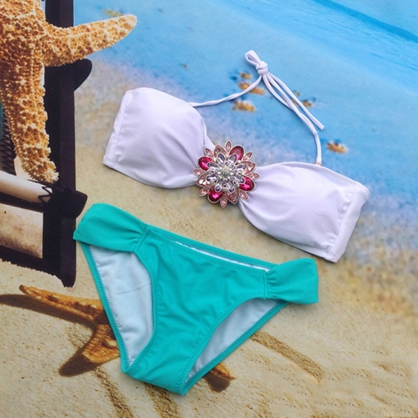 Μαγιό με καρφίτσα