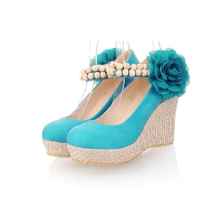 Обувки на платформа с цвете и перли