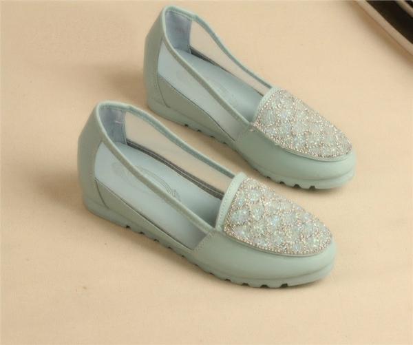 Γυναικεία μοκασίνια με λαμπρές πέτρες - καθημερινά, ελαφριά και άνετα