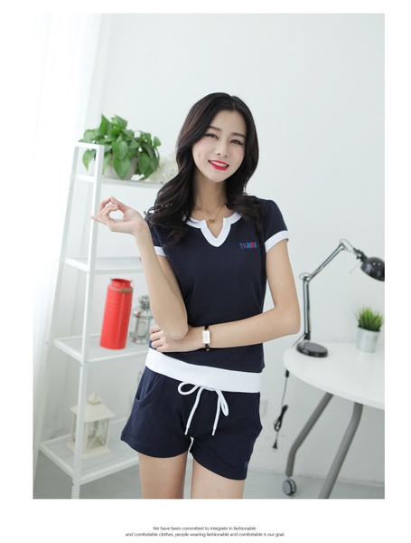 Γυναικείο καλοκαιρινό σπορ  σετ  T-shirt  με κοντό μανίκι  και σορτς σε ροζ, ανοιχτό πράσινο, σκούρο μπλε χρώμα