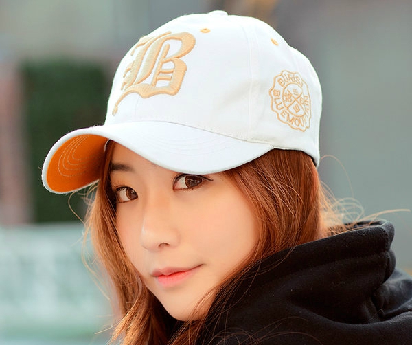 Καπέλα σε διάφορα χρώματα - 23 μοντέλα