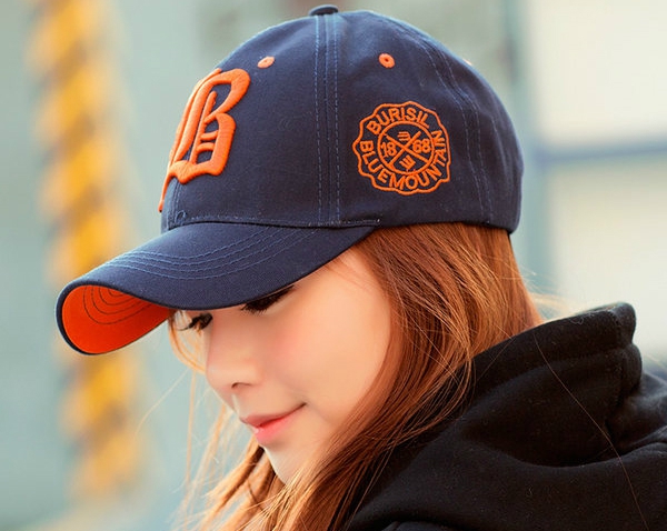 Καπέλα σε διάφορα χρώματα - 23 μοντέλα