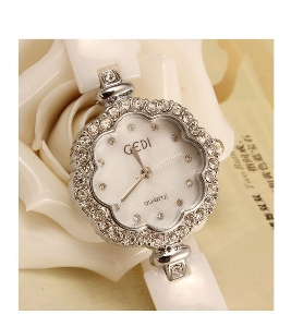 Дамски кварцов часовник с керамична каишка