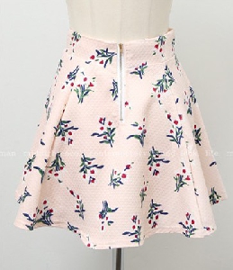 Комплект за горещият летен сезон от блуза с къс ръкав и пола с цветни мотиви за жени - два модела