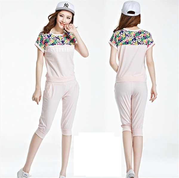 Дамски цветни ежедневни комплекти