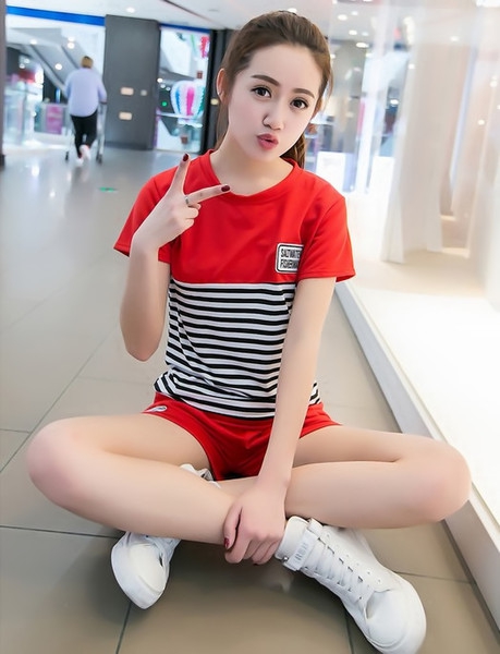 Дамски летен комплект в различни цветове - с къси панталонки и къс ръкав