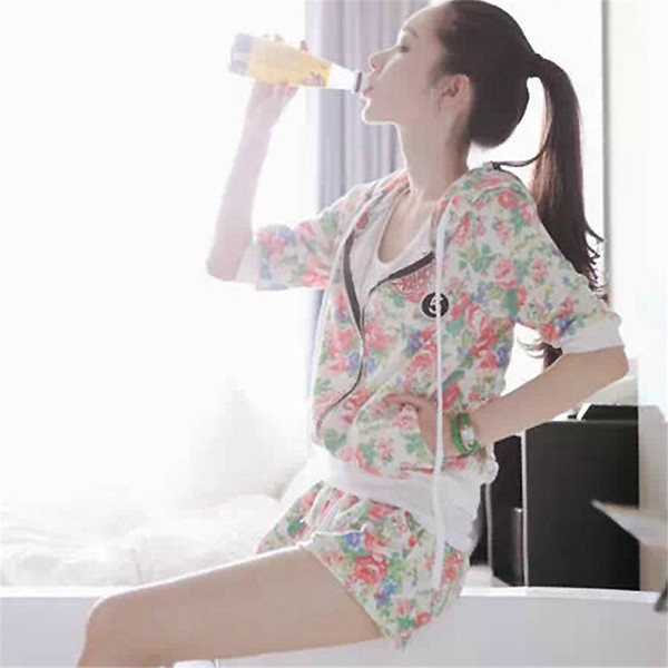 Дамски спортни комплекти: 5 модела