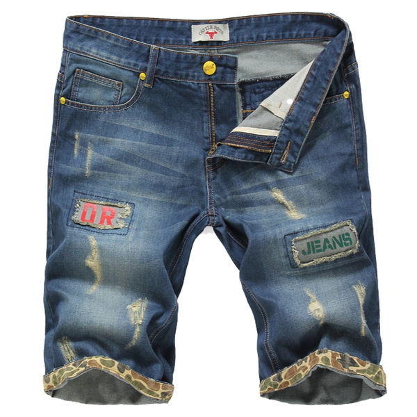 Σύντομη παντελόνι τζιν για τους άνδρες - 5 μοντέλα