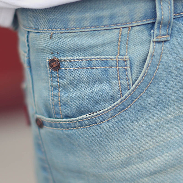 Светли мъжки къси панталони от деним 