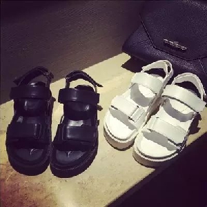 Ежедневни дамски сандали в черен и бял - 2 модела