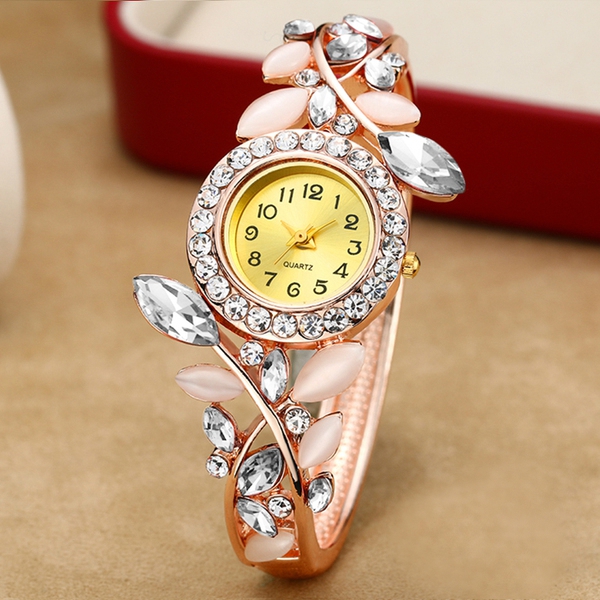 Дамски часовник тип гривна 4 модела