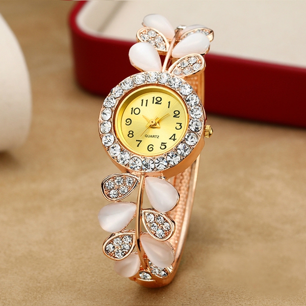 Дамски часовник тип гривна 4 модела