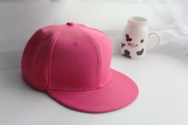 Ежедневни шапки за жени и мъже в много различни цветове - 12 модела