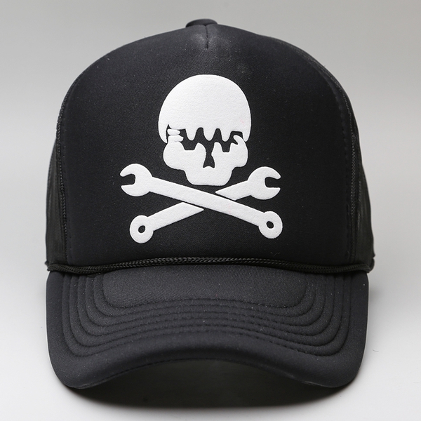 Шапки за жени и мъже в различни цветове - 16 модела