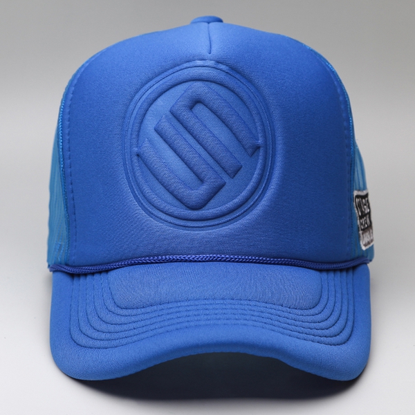 Шапки за жени и мъже в различни цветове - 16 модела