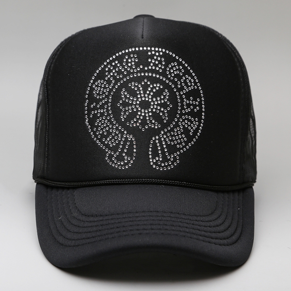 Шапки за жени и мъже в различни цветове - 16 модела