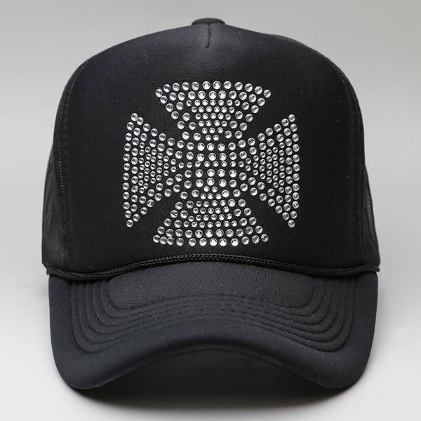 Шапки за жени и мъже в различни цветове - 16 модела