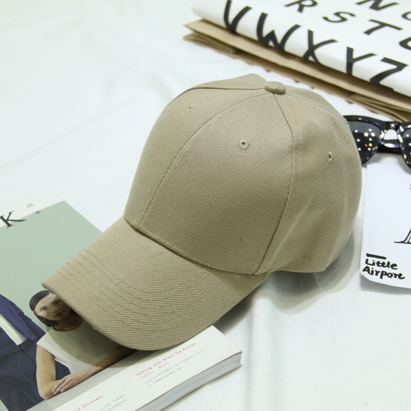 Дамски шапки в розов,червен,бял,черен,син,бежов и сив цвят - много различни модели