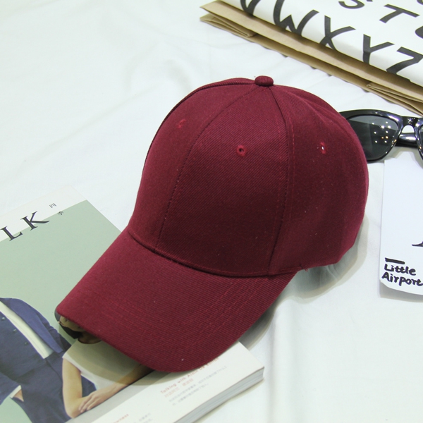 Дамски шапки в розов,червен,бял,черен,син,бежов и сив цвят - много различни модели