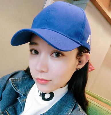 Дамски шапки в розов,червен,бял,черен,син,бежов и сив цвят - много различни модели