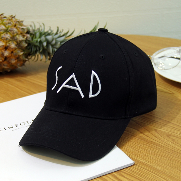 Дамски шапки в розов,червен,бял,черен,син,бежов и сив цвят - много различни модели