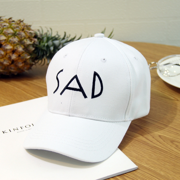 Дамски шапки в розов,червен,бял,черен,син,бежов и сив цвят - много различни модели