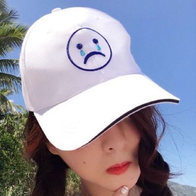 Дамски шапки в розов,червен,бял,черен,син,бежов и сив цвят - много различни модели