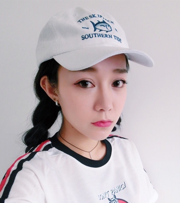 Дамски шапки в розов,червен,бял,черен,син,бежов и сив цвят - много различни модели